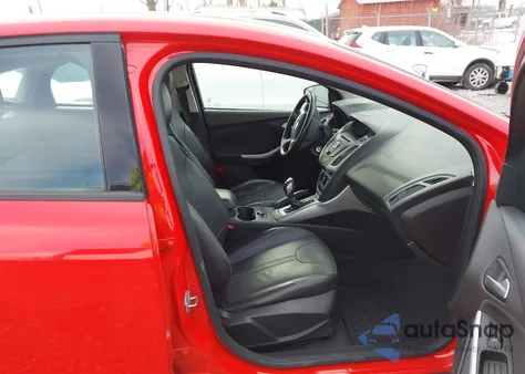 2014 Ford Focus Se z USA, uszkodzony, nr VIN 1FADP3K24EL143140